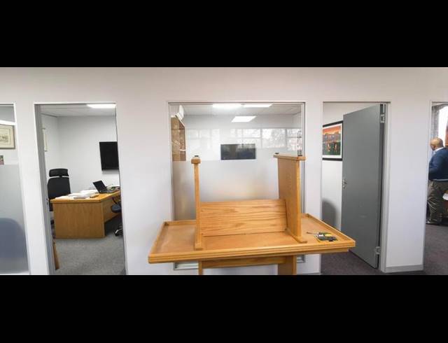BUSINESS PROPERTY TO RENT IN LYNNWOOD GLEN